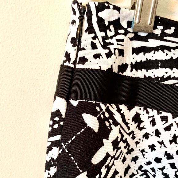 🦃 The Limited BW Abstract Pencil Skirt Size 8 - Picture 6 of 9